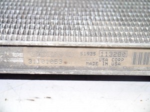 31101053 Радиатор кондиционера Вольво S60, S80, V70, XC70 (V70.01№9694 SKRU10-17)
