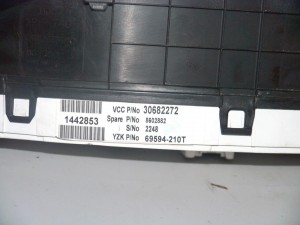 69594/210T Панель приборов Вольво S60, S80, V70, XC70 (V70.05N0602 SKRU10-17)