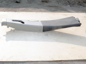 Купить -  обшивка средней стойки кузова правой для Вольво S60, XC70  (V70 2002 JAP KON)