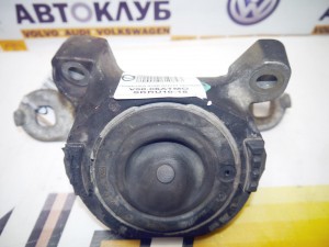  Подушка двигателя правая Вольво S40-2 (V50.06АТМО SKRU10-18)