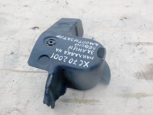 Купить -  Накладка заднего амортизатора для Вольво XC70  (XC70 2001 JAP)