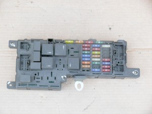 Купить - 8678449 Блок предохранителей в моторном отсеке для Вольво S60, XC70, S80, XC90  (S80 2004 A