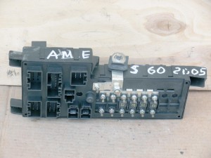 Купить - 9452993 Блок предохранителей в моторном отсеке для Вольво S60, XC70, S80, XC90  (S60 2005 A