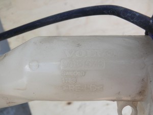 9178881 Бачок омывателя лобового стекла для Вольво S60, XC70, S80 (S80 2002 МКПП)