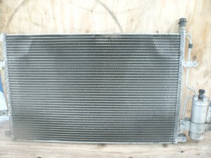 8683358 Радиатор кондиционера Вольво S60,S80,V70,XC70 (V70.2004S2 SKRU1-17)