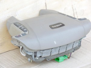 8619908 Подушка безопасности в рулевое колесо для Вольво XC70, S80 (S80 2002 МКПП)