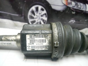 9470932 Приводной вал передний левый Вольво V70-I (V70-1/T3.1999 SKRU6-17)