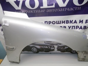  Крыло переднее правое Вольво S60, V70 (V70.2001 SKRU2-17)