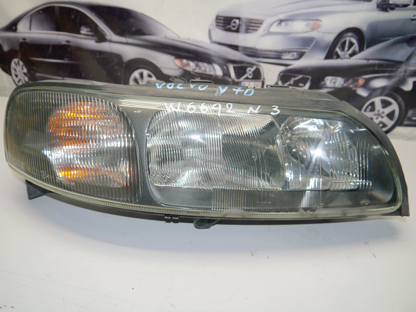 30698836 Фара правая Вольво V70, XC70 (V70.04LOT6-18)