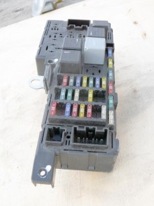 Купить - 30728008 Блок предохранителей (моторный отсек) для Вольво S60, XC70, S80, XC90