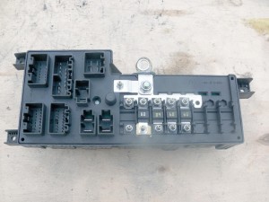 Купить -  Блок предохранителей (моторный отсек) для Вольво S60, XC70, S80, XC90  (XC90 2004 AME)