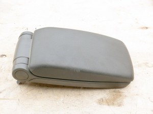 Купить -  Подлокотник для Вольво XC70  (XC70 2002 JAP) чёрный