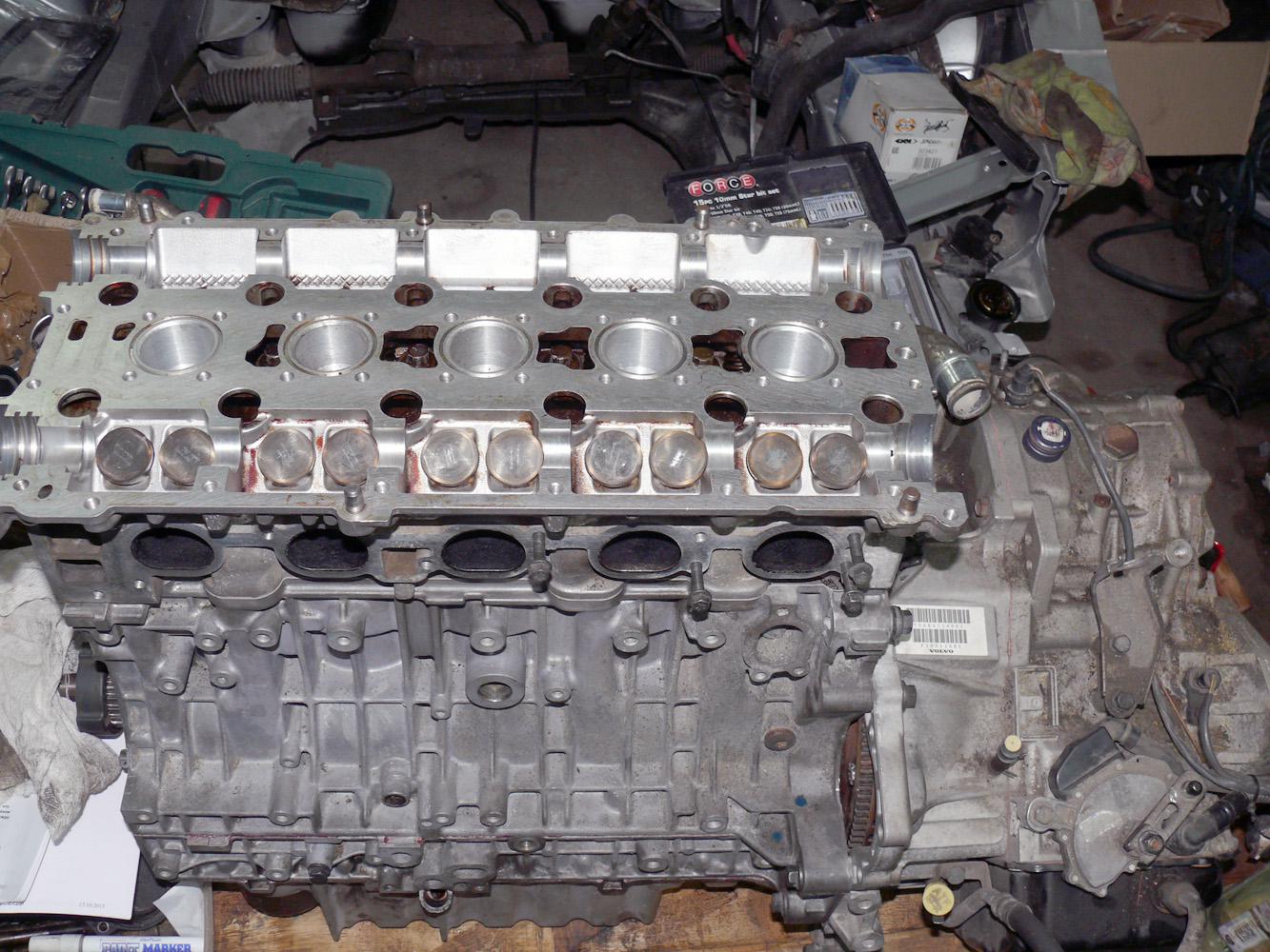 Купить двигатель вольво хс90. Двигатель 5244s Volvo. B5244s. Мотор b5244s5. Вольво s80 b5244.