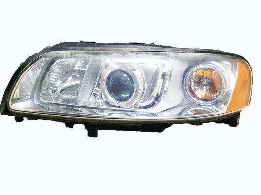 Фара volvo s60. Фары Volvo xc70. Фара Вольво s60 ксенон. Фара Volvo s60 2001. Volvo s60 2007 фары.